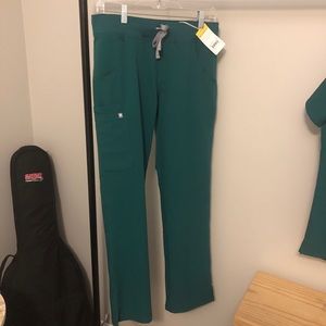 FIGS Hunter Green Kade Cargo Scrub Pants